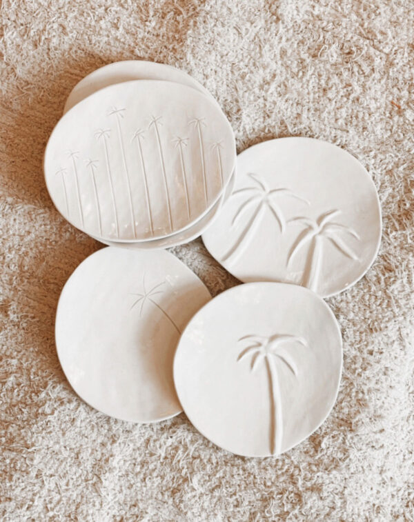 Assiette en porcelaine Série palmiers reliefs  #AT.R.Aristide – Image 3