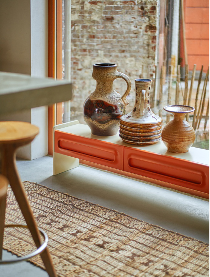 Meuble bas TV en MDF laqué crème-orange #HKLiving